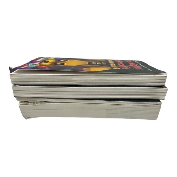 Five Nights at Freddy’s 3 Book Bundle Children’s Chapter Book Fazbear Frights - Picture 3 of 4